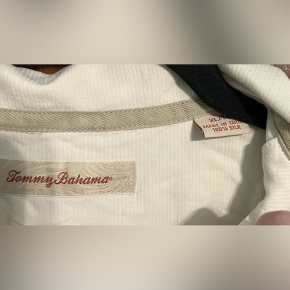 Tommy Bahama Casual Button Down Short Sleeve Short 100% Silk Mens Size XL - Picture 2 of 3